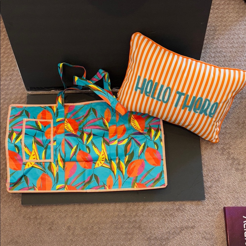 Tabitha Vibrant Tote and Pillow Set - Multicolor